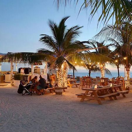 Cozy Studio Apartment Minutes From The Beach Willemstad Exterior photo